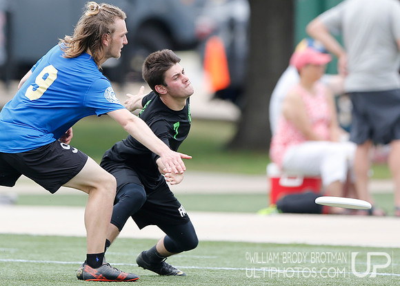 Day 1 of  USA Ultimate D-III College Championships