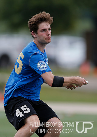 Day 1 of  USA Ultimate D-III College Championships