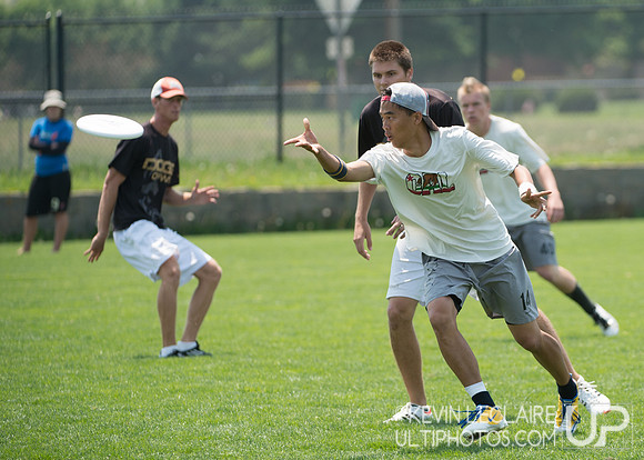 2012 USAU D-I College Championships Saturday Action