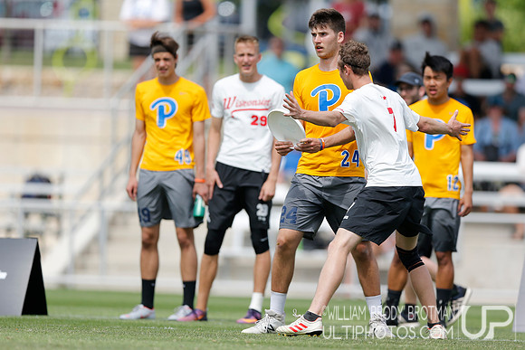 Day 2 of  USA Ultimate D-I College Championships