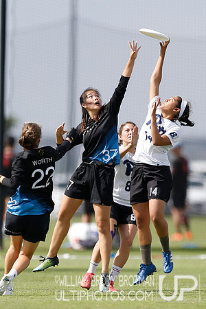 Day 1 of  USA Ultimate D-I College Championships