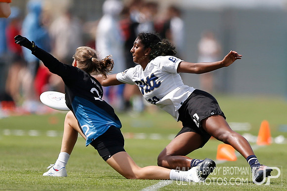 Day 1 of  USA Ultimate D-I College Championships