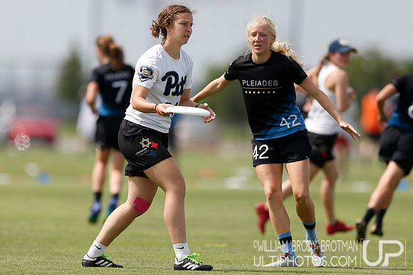 Day 1 of  USA Ultimate D-I College Championships