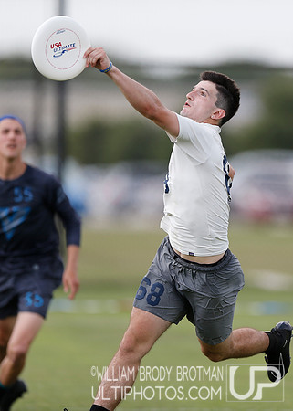 Day 1 of  USA Ultimate D-I College Championships