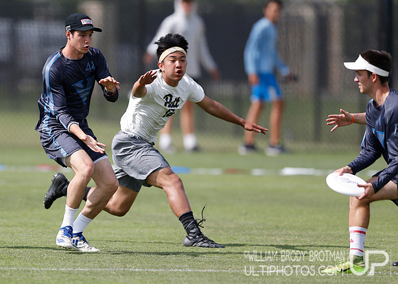 Day 1 of  USA Ultimate D-I College Championships