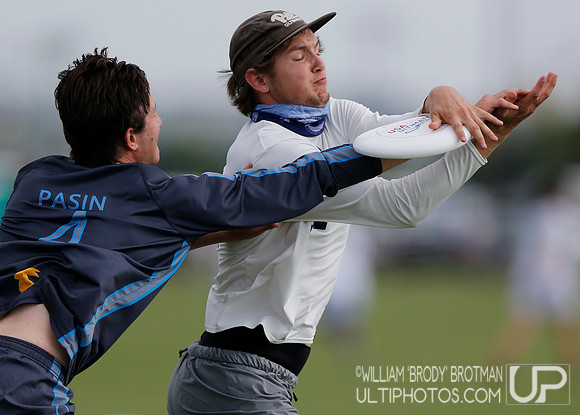 Day 1 of  USA Ultimate D-I College Championships
