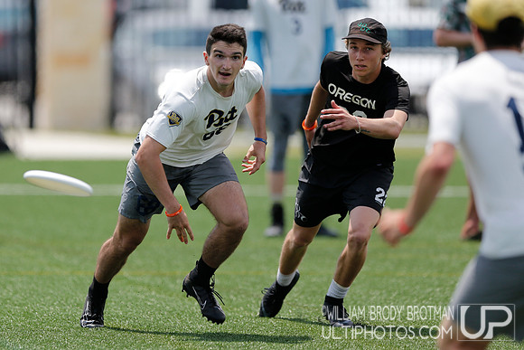 Day 1 of  USA Ultimate D-I College Championships