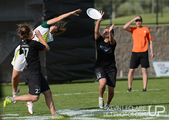 2012 USAU D-I College Championships Sunday Action