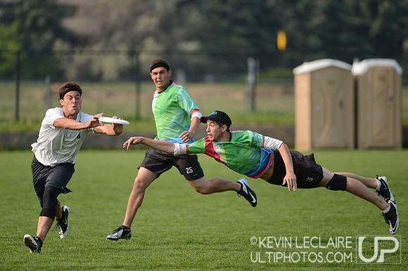 2012 USAU D-I College Championships Saturday Action