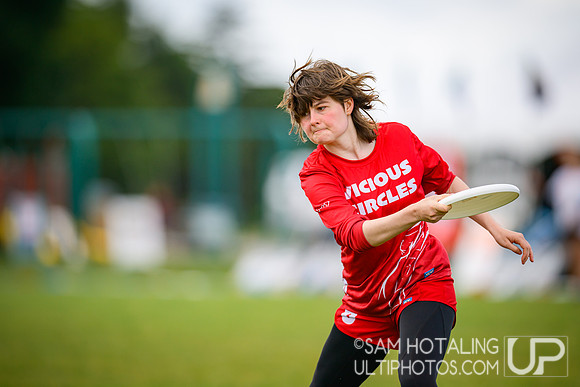 St. Olaf Vortex vs Wesleyan Vicious Circles in quarterfinals at USAU D-III College Championships