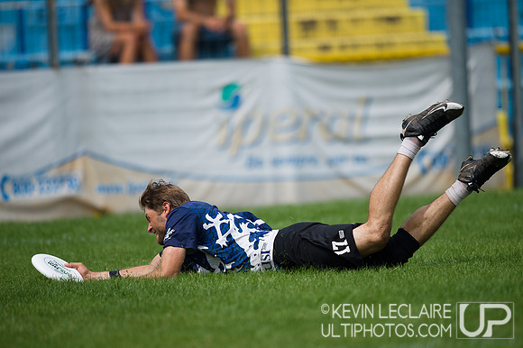 Drag'n Thrust vs. Polar Bears -- WUCC Mixed Final