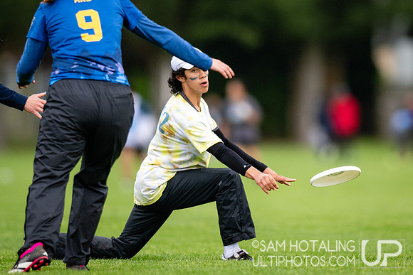 Pool play round I at DiscNW Spring Reign