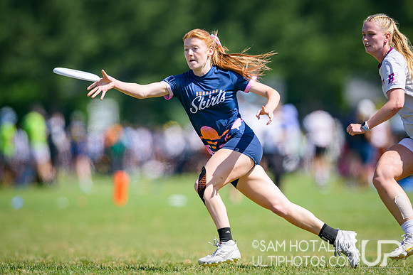 Highlights: pool play at USAU D-I College Championships