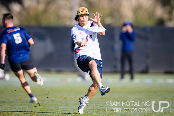 PoNY vs Revolver in men’s semifinals during Club Championships at Surf Cup Sports Park