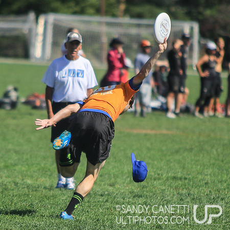 Sunday Action - 2016 USAU Northeast Regionals