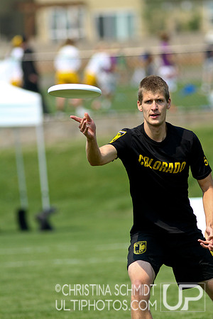 2012 USAU D-I College Championships Saturday Round 2 Action