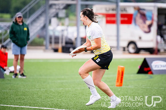 Women’s pool play at USAU DI College Championships