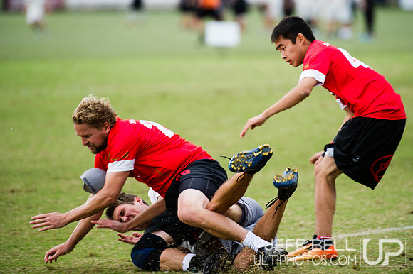 USAU_Nationals_2013_Friday_20131018_095135_JBP3570