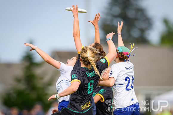Pool play at USAU D-I College Championships