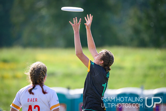 Stanford Superfly vs Vermont Ruckus in pool play at USAU D-I College Championships