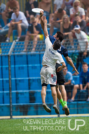Drag'n Thrust vs. Polar Bears -- WUCC Mixed Final Action