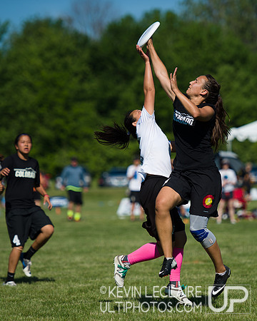 2014 USAU D-I College Champs Saturday Round 1 Action