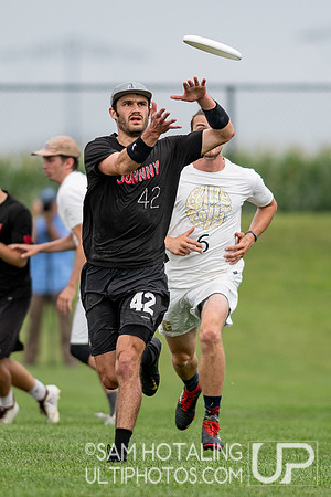 Boston DiG vs. Denver Johnny Bravo in Men's Pool Play at USAU Elite Select Challenge 2019