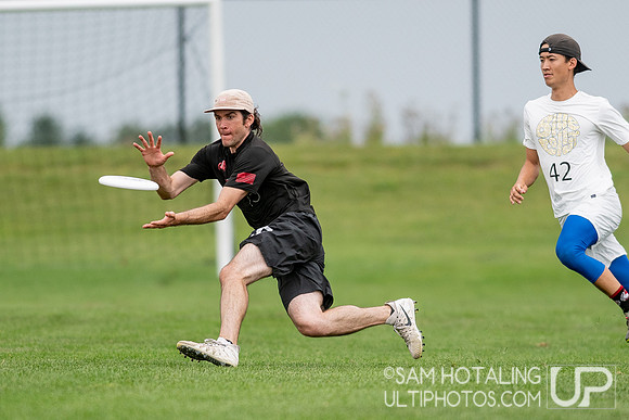 Boston DiG vs. Denver Johnny Bravo in Men's Pool Play at USAU Elite Select Challenge 2019