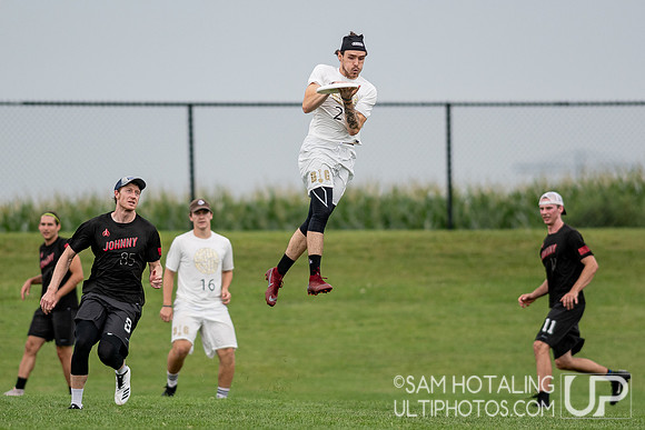 Boston DiG vs. Denver Johnny Bravo in Men's Pool Play at USAU Elite Select Challenge 2019