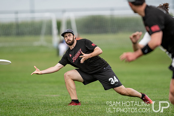 Boston DiG vs. Denver Johnny Bravo in Men's Pool Play at USAU Elite Select Challenge 2019