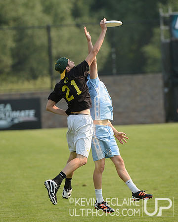 2012 USAU D-I College Championships Saturday Action