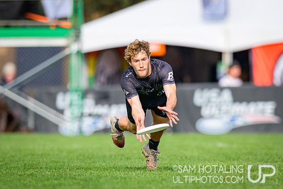 Carleton College CUT vs Massachusetts Zoodisc in semifinals at USAU D-I College Championships