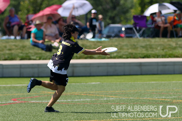 Pool play at USAU Youth Club Championships