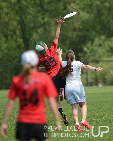 2012 USAU D-I College Championships Saturday Action
