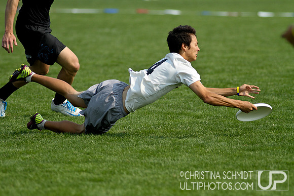 2012 USAU D-I College Championships Saturday Action