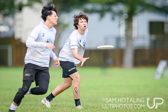 Lewis & Clark Bacchus vs Whitman Sweets in quarterfinals at USAU D-III College Championships