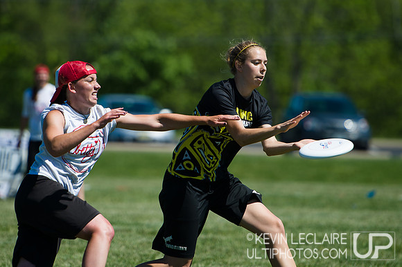 2014 USAU D-I College Champs Friday Round 4 Action