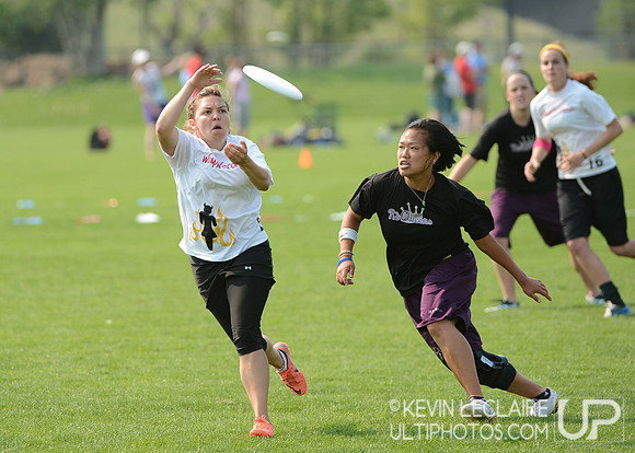 2012 USAU D-I College Championships Saturday Action