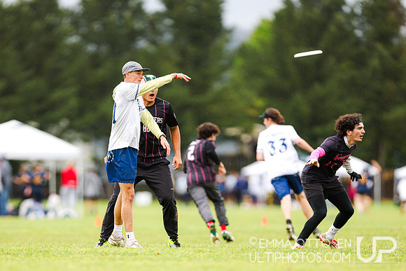Saturday full coverage from USAU D-IIII College Championships, Pool Play Round 1: Claremont vs Richmond