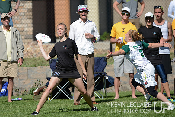 2012 USAU D-I College Championships Sunday Action