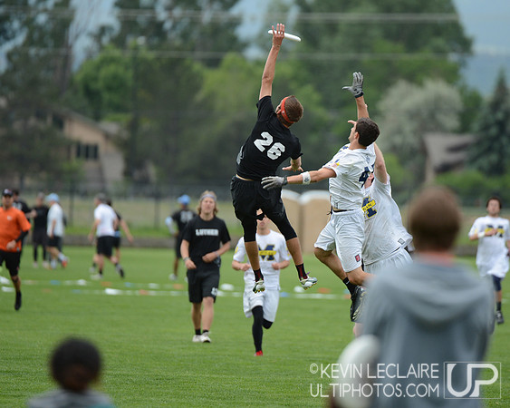 2012 USAU D-I College Championships Friday Action