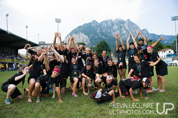 Riot Team Photo (Women's Spirit Winners) - WUCC Saturday Awards