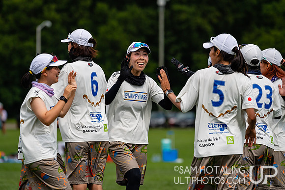 Chicago Nemesis vs Swampybarg in pool play at World Ultimate Club Championships