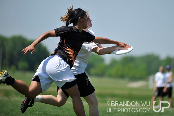 Saturday Women's Pool Play & Crossovers - 2012 USAU D-III College Championships