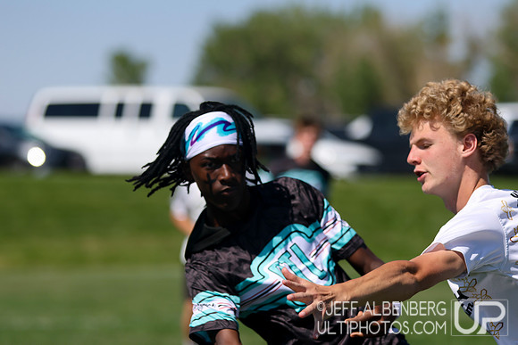 Pool play at USAU Youth Club Championships