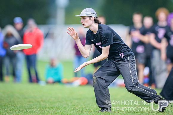 Lewis & Clark Bacchus vs Whitman Sweets in quarterfinals at USAU D-III College Championships