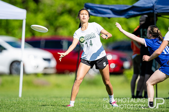 Women’s pool play at USAU DI College Championships