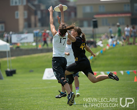 2012 USAU D-I College Championships Saturday Action