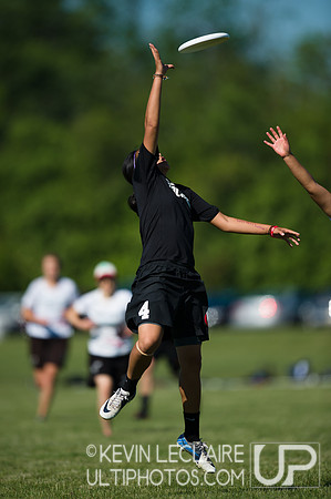 2014 USAU D-I College Champs Saturday Round 1 Action