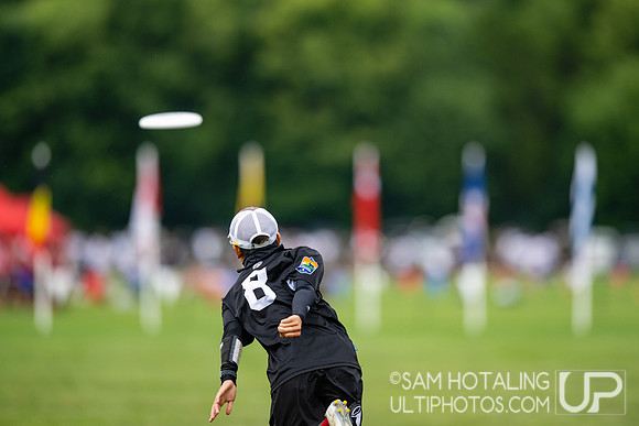 TOKYO Mavericks vs MUD in pool play at World Ultimate Club Championships